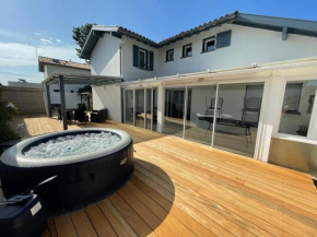 Villa spacieuse avec jacuzzi, à 200m de la plage à Capbreton - FR-1-413-209